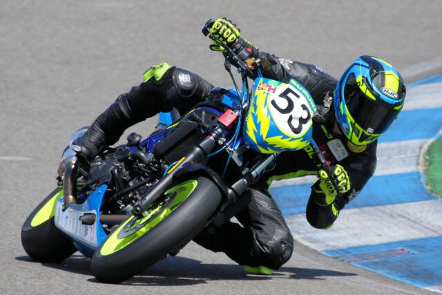 Nicolai Kraft in der Sachskurve auf dem Hockenheimring (Foto Thomas Haas)