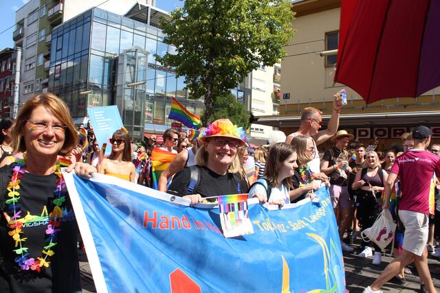Fußgruppe der Stadt Ludwigshafen, in der Mitte Sozialdezernentin Beate Steeg | Foto: Basaric-Steinhübl