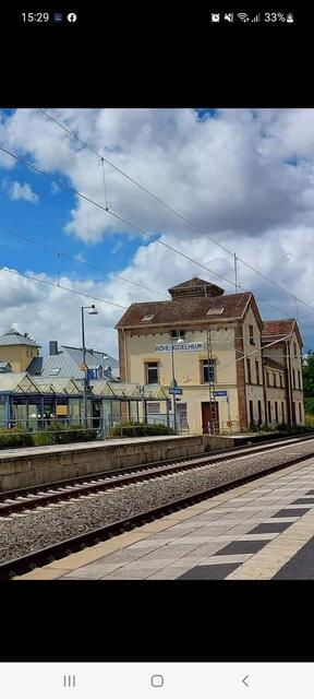 Dieses große weiße Ortsschild trägt seine Handschrift | Foto: Martina Müller