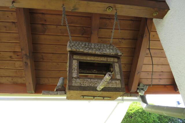 Vogelhäuschen aus Weinkorken | Foto: Brigitte Melder