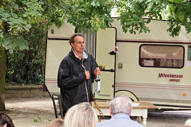 Florian Kaiser mit Glückshaut - für heute zu viel des Guten bei der Hitze | Foto: Brigitte Melder