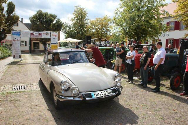 Die Organisatoren freuen sich auch auf viele Zuschauer bei der Oldtimerwanderung in der Südpfalz | Foto: Karsten Heidlauf