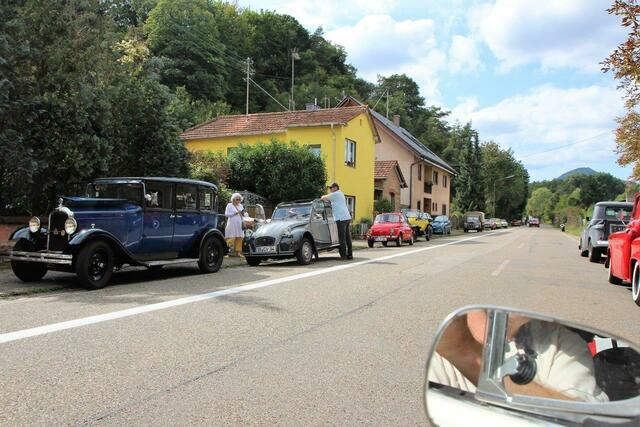 Straßeneindrücke während der vergangenen Oldtimerwanderung in der Südpfalz | Foto: Karsten Heidlauf