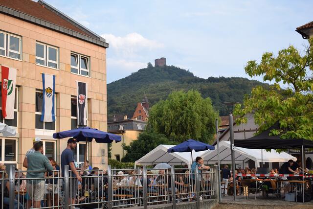 Über allem thront Burg Trifels | Foto: Bender