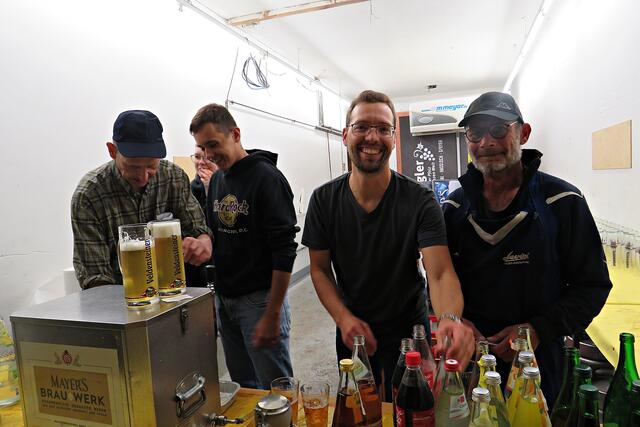 Am Ausschank lustiges Team | Foto: Brigitte Melder