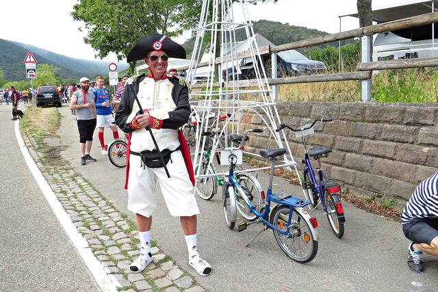 Alfons V, immer mit dabei, man achte auf die Badelatschen | Foto: Brigitte Melder
