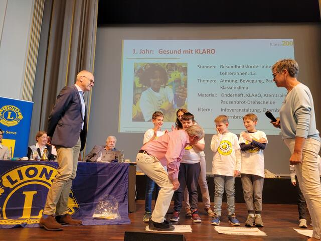 Praktische Übung bei Klasse 2000 - wie funktioniert die Verdauung
