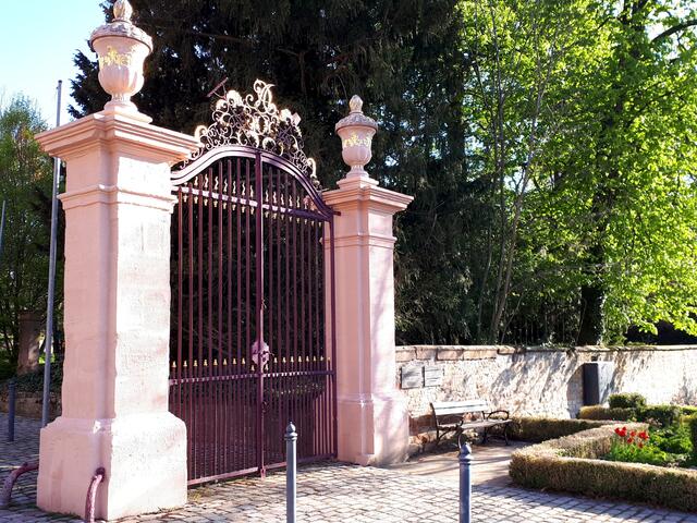 Treffpunkt: am 8. Oktober, 14 Uhr am Eingang zum Schlossgarten.