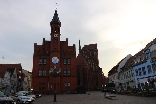 Marktplatz mit Rathaus in Perleberg