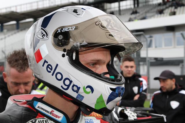 Florian Alt (Wilbers-BMW) vor dem Start (Foto Thomas Haas)