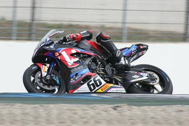 Florian Alt (Wilbers-BMW) auf dem Hockenheimring (Foto Thomas Haas)