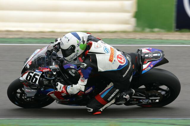 Florian Alt (Wilbers-BMW) auf dem Hockenheimring (Foto Thomas Haas)