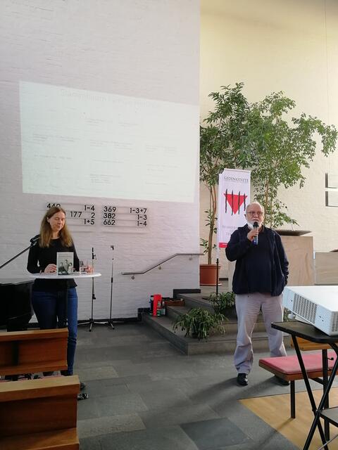 Katrin Himmler und Kurt Werner zum Abschluss der Lesung. | Foto: Alice Fuß/Gedenkstätte Neustadt