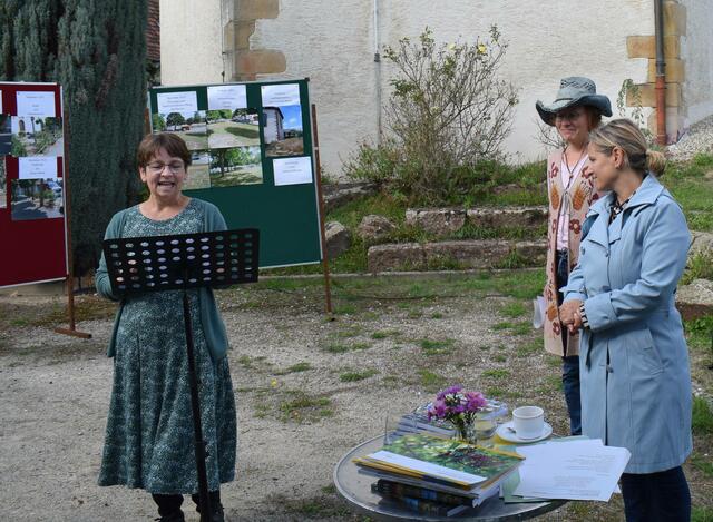 Pfarrerin Angela Fabian bei ihrer Begrüßungsrede