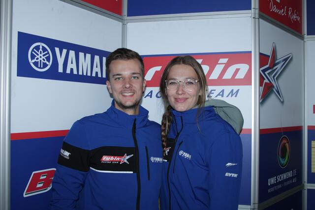 Nicolai Kraft freute sich mit seiner Freundin Valerie über die guten Resultate beim Finale (Foto Michael Sonnick)