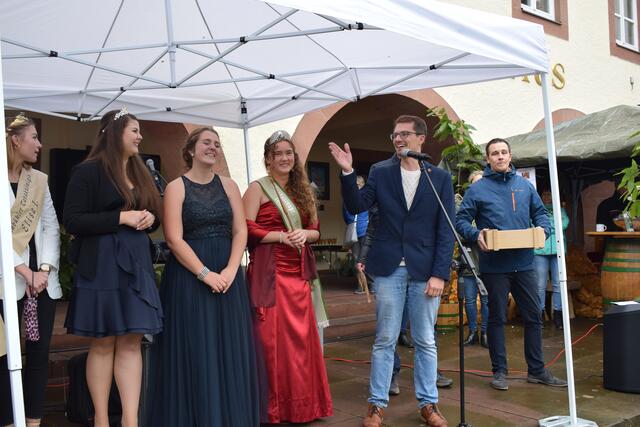 Auch der erste Beigeordnete der Stadt, Benjamin Burckschat, überbrachte seine Glückwünsche | Foto: B. Bender