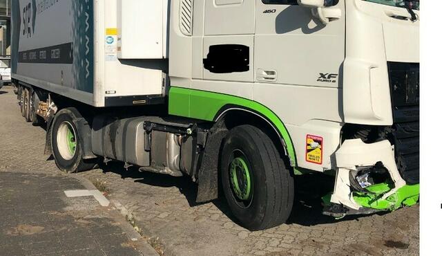 LKW-Unfall bei Edesheim | Foto: Polizeidirektion Landau