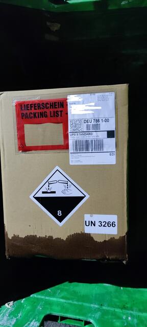 Am Donnerstagabend, 6. Oktober, wurde die Feuerwehr Kaiserslautern kurz vor 19 Uhr zu einem Gefahrstoffeinsatz bei einem Paketdienstleister in der Von-Miller-Straße auf dem Einsiedlerhof alarmiert | Foto: Berufsfeuerwehr Kaiserslautern