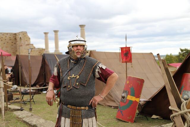 Es wird Wache gehalten auf der Villa Rustica | Foto: Anne Sahler