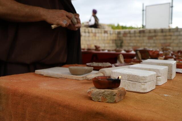 Handgefertigte Nachbildungen römischer Öllampen | Foto: Anne Sahler
