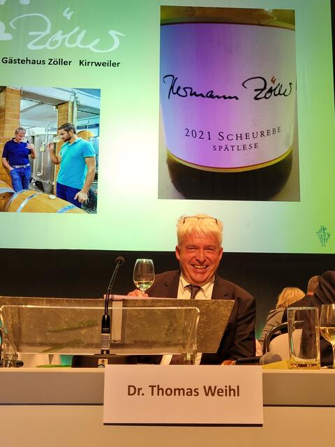 Dr. Thomas Weihl führte gekonnt durch den Abend