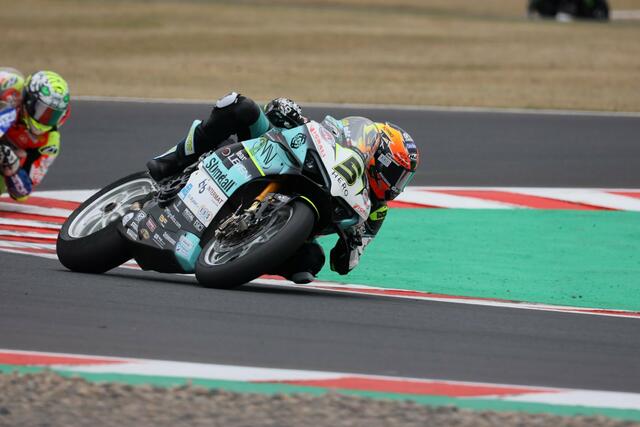 Philipp Öttl , Deutschlands einziger Permanentstarter in der
SBK, mit seiner Ducati Panigale V4R vom Team Go Eleven