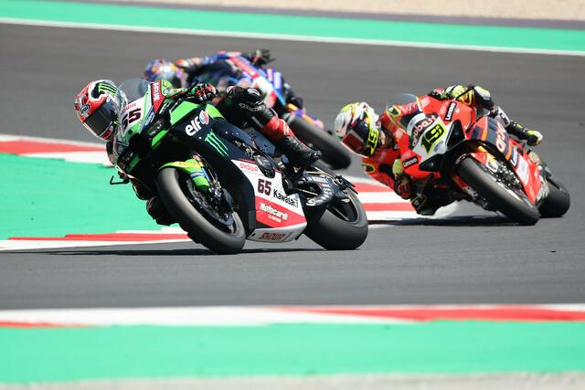 Rea /Kawasaki vor Bautista/Ducati und Razgatlioglu/Yamaha 