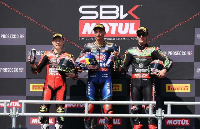 Die großen Drei der diesjährigen  Superbike - WM von links: 
Alvaro Bautista , Toprak Razgatlioglu , Jonathan Rea 