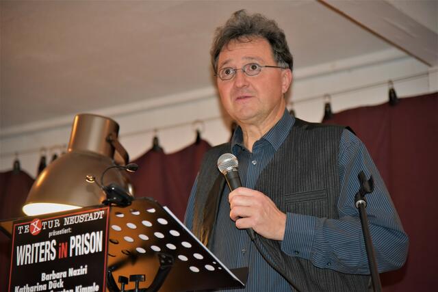 Michael Landgraf bei einer PEN Writers in Prison-Lesung. 