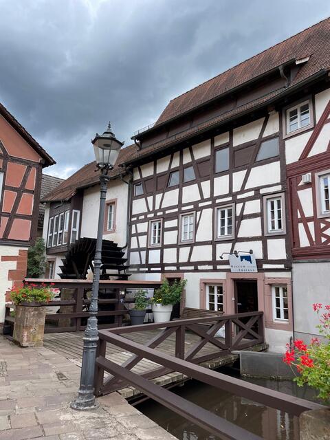 Das Museum unterm Trifels, immer einen Besuch wert. In den Winteröffnungszeiten erwarten die Besucher die Nachbildungen der Reichskleinodien, sowie eine Sonderausstellung über Zinnfiguren und anschauliches zur Stadtgeschichte.  | Foto: Stadt Annweiler