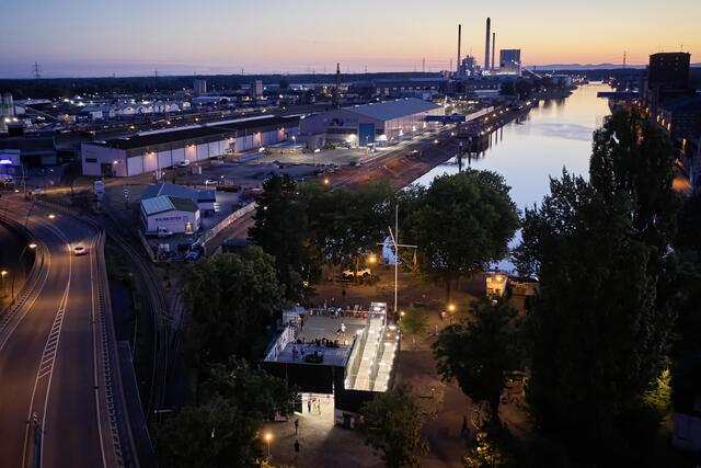 Für den WERKstattPALAST öffnete sich der Karlsruher Industriehafen erstmals für Kunst und Kultur | Foto: WERKstattPALAST