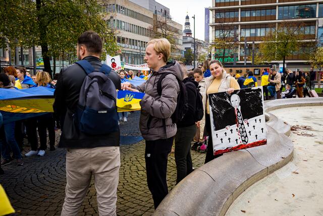  "Solidarität mit der Ukraine" lautete das Motto des Demonstrationszugs. | Foto: Christian Gaier