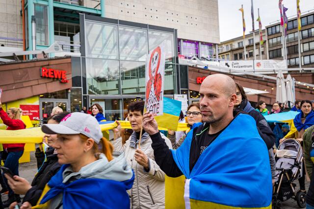  "Solidarität mit der Ukraine" lautete das Motto des Demonstrationszugs. | Foto: Christian Gaier