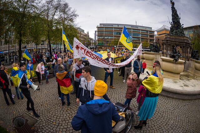  "Solidarität mit der Ukraine" lautete das Motto des Demonstrationszugs. | Foto: Christian Gaier