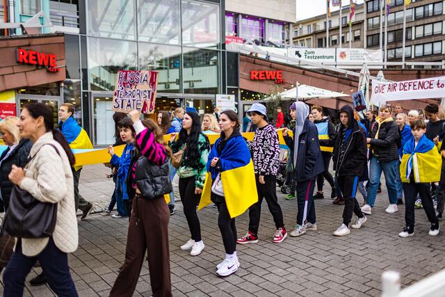  "Solidarität mit der Ukraine" lautete das Motto des Demonstrationszugs. | Foto: Christian Gaier
