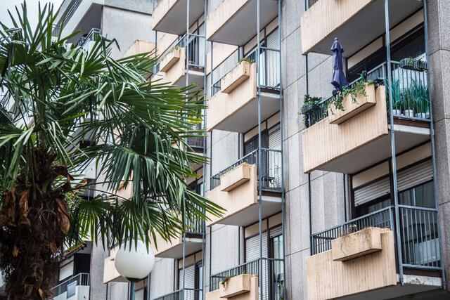 Südsee-Idylle oder Bettenburg auf Malle - es ist Heidelberg an der Bergheimer Straße | Foto: Roland Kohls