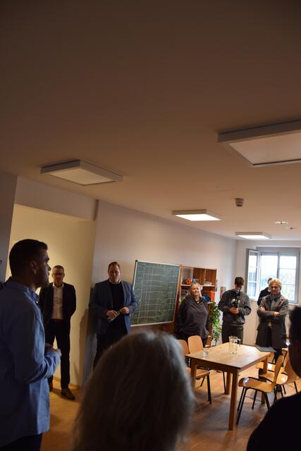 Lucas Herretsch (Bereichsleitung Tagesgruppen), Thomas Schroff (stv. Vorstandsvorsitzender Sparkasse Karlsruhe), Phillip Herz (dm-drogerie markt – Gebietsverantwortlicher), Ursula Zimmmerlin (Yöndel.Zimmerlin Architekten), Dr. Frank Mentrup (Oberbürgermeister der Stadt Karlsruhe) | Foto: Heimstiftung Karlsruhe