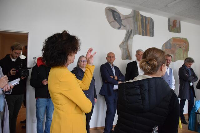 Walburga Moritz-Gerhardt (Schulleitung Augartenschule), Ursula Zimmmerlin (Yöndel.Zimmerlin Architekten), Robert Oettinger (Oettinger GmbH), Dietrich Nagel (BBBank – Filialdirektor), Johannes Graf-Hauber (Badisches Staatstheater/ Kuratorium KKF), Dr. Frank Mentrup (Oberbürgermeister der Stadt Karlsruhe) | Foto: Heimstiftung Karlsruhe