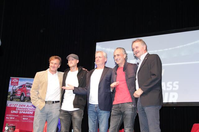Martin Quast (von links), Marcel Seegert, Rudi Brückner, Maurizio Gaudino und Peter Neururer (Foto Michael Sonnick)