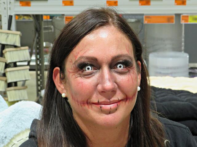 Sandra Zerm schminkte zu Halloween | Foto: Brigitte Melder