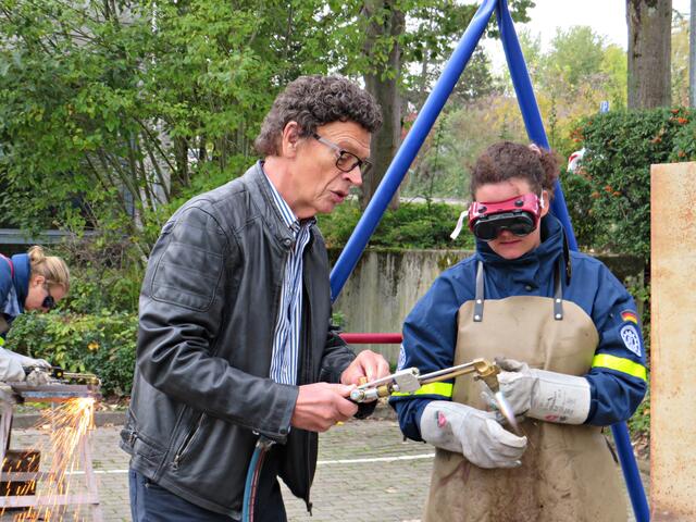 Herr Gottmann gibt Ratschläge | Foto: Brigitte Melder