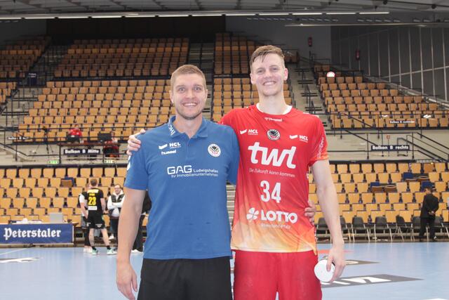 Eulen-Trainer Michel Abt mit Sebastian Trost (Foto Michael Sonnick)