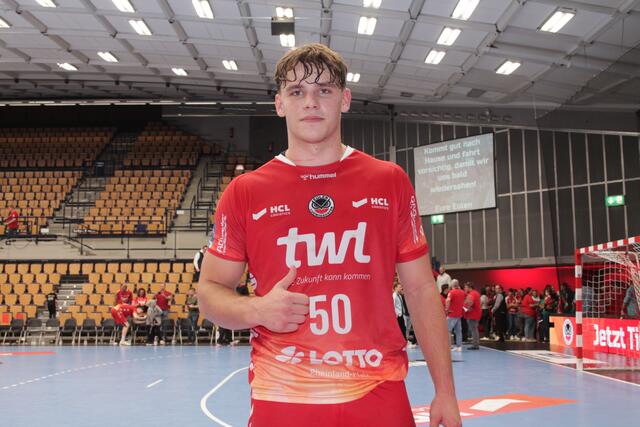 Linksaußen Lion Zacharias erzielte sechs Eulen-Treffer (Foto Michael Sonnick)