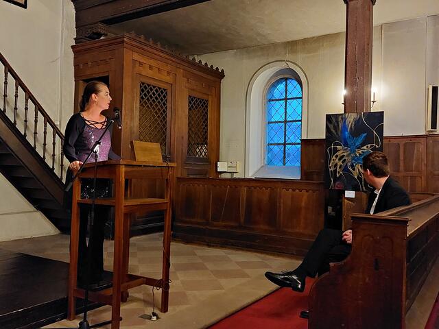 Erklärt jedes Gemälde und die jeweiligen Plagen | Foto: Brigitte Melder