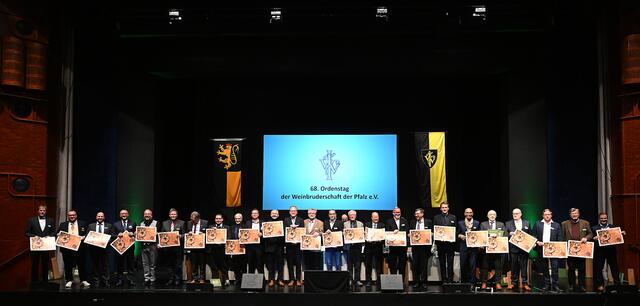 Jahrgang 2022 der Weinbruderschaft der Pfalz, Foto Kai Mehn
