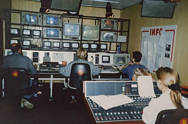 Blick in die Senderegie des Rhein-Neckar-Fernsehens in den 1990er Jahren | Foto: Technoseum