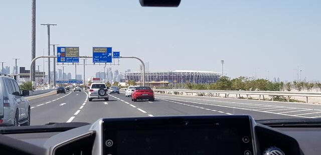 Verkehrstechnisch sind die Stadien alle gut erreichbar, an Autobahnen oder mit der neuen U-Bahn, die außerhalb von Doha auch auf Stelzen durch die Wüste fährt | Foto: www.jowapress.de