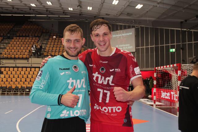 Torwart Ziga Urbic (links) und Jannek Klein hoffen auf eine Überraschung beim Pokalspiel am 22.11 gegen den Klub-Weltmeister SC Magdeburg (Foto Michael Sonnick)