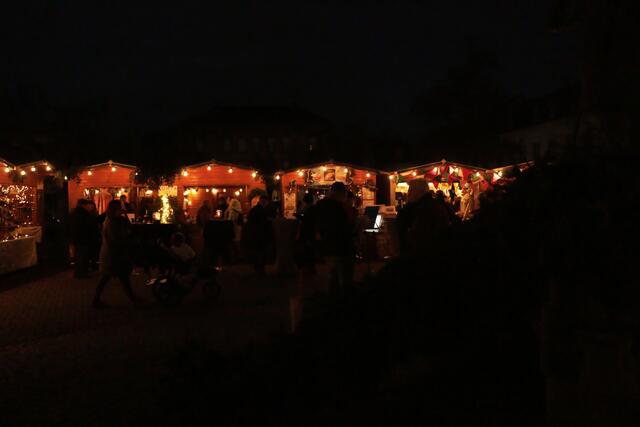 Auf einen Glühwein den Germersheimer Weihnachtsmarkt besuchen | Foto: Heike Schwitalla