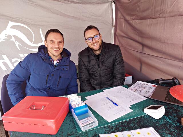 Wenn man so herzlich lächelnd begrüßt wird ........ Sascha Couturier und Tim Dörr | Foto: Brigitte Melder